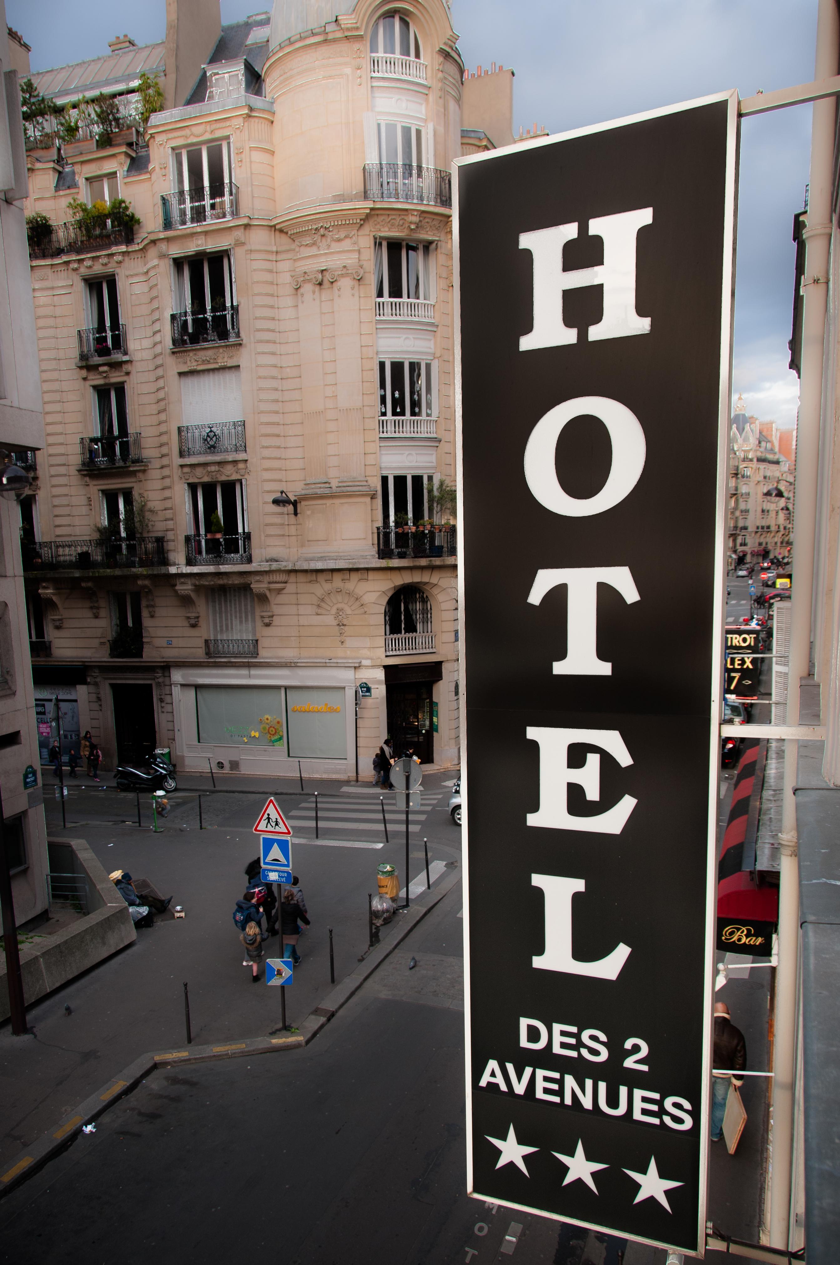 Hotel Des Deux Avenues Paris Exterior photo